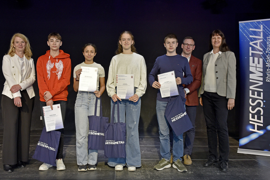 Beim 57. Hessischer Mathematik-Wettbewerb waren vier Schüler aus Wiesbaden siegreich