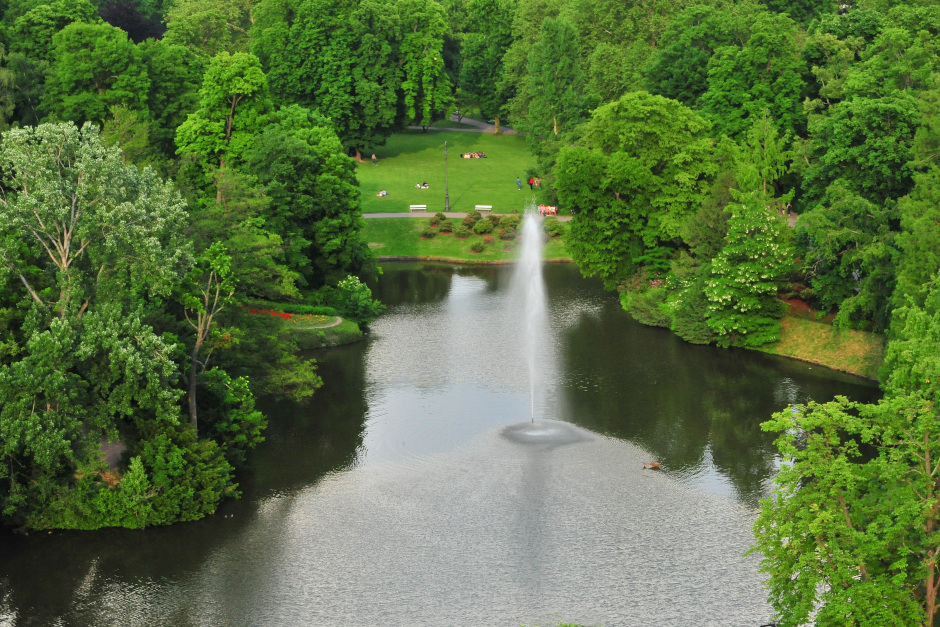 Der Hochwasserüberlauf im Wiesbadener Kurpark wurde nach längerer Bauzeit jetzt fertiggestellt.