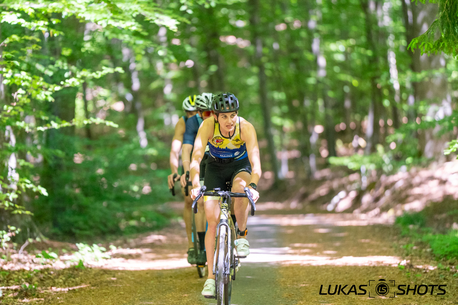 250 Triathleten rocken den Neroberg beim 27. Neroman Cross-Triathlon