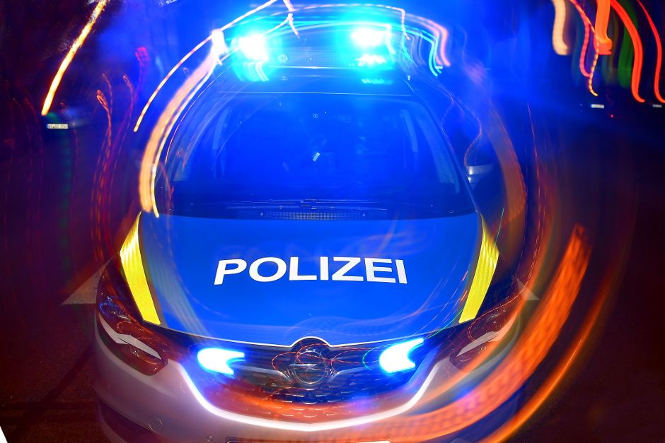 Sachbeschädigung an zwei Autos in der Nacht zum Samstag in Wiesbaden.