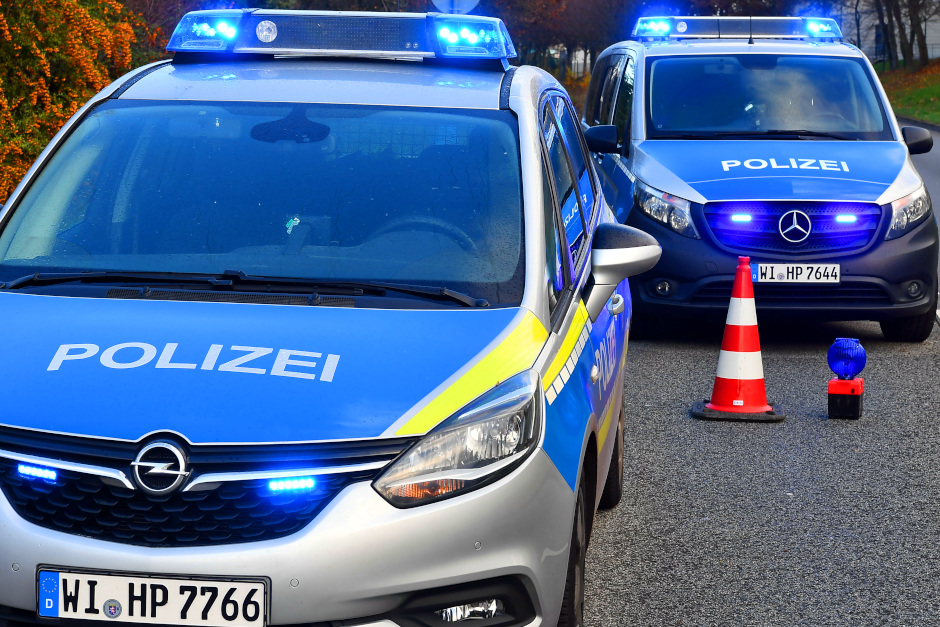 Schusswaffenähnlicher Gegenstand am MIttwochaben im Schlosspark in Wiesbaden-Biebrich gemeldet. Es folgte ein großer Polizeieinsatz.