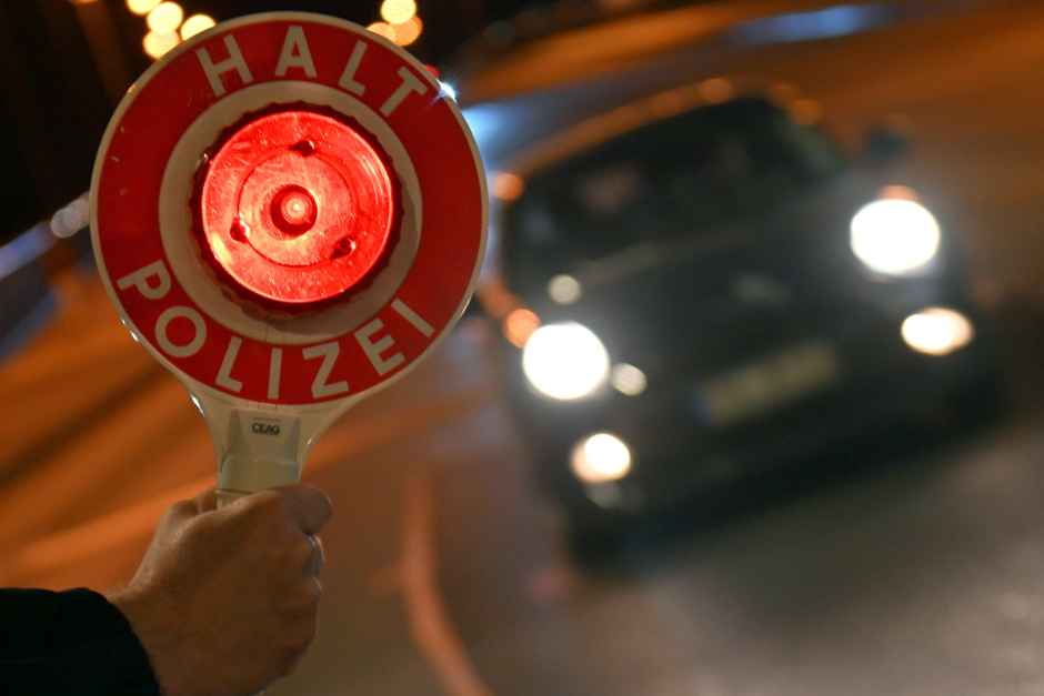 Mit Vollgas in die Punktefalle: Polizei stoppt Raser in Wiesbaden In der Nacht zum Montag wurden aus Nachtschwärmern Raser: Die Polizei nahm am Gustav-Stresemann-Ring in Wiesbaden gleich mehrere Temposünder ins Visier – mit teils schockierenden Ergebnissen.
