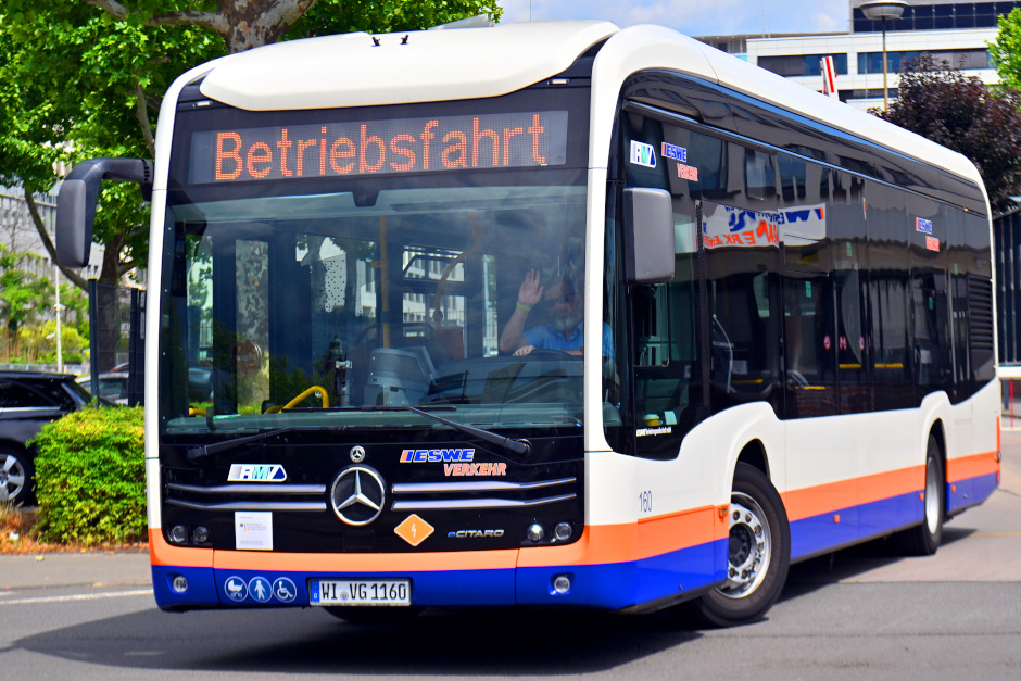 Grünes Licht für Kulturgenuss: ESWE Verkehr bringt Festival-Besucher entspannt mit dem Bus in den Rheingau zum Musikfestival!