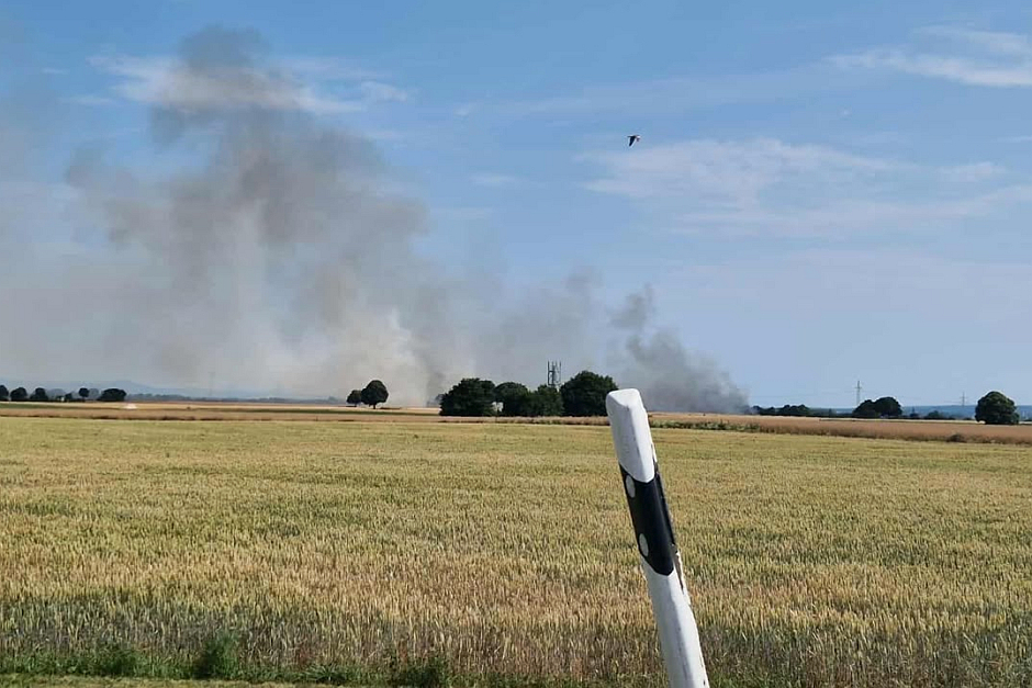 Feuerwalze bei Wiesbaden: Großbrand zwischen Erbenheim und Kastel wütet über 75.000 Quadratmeter