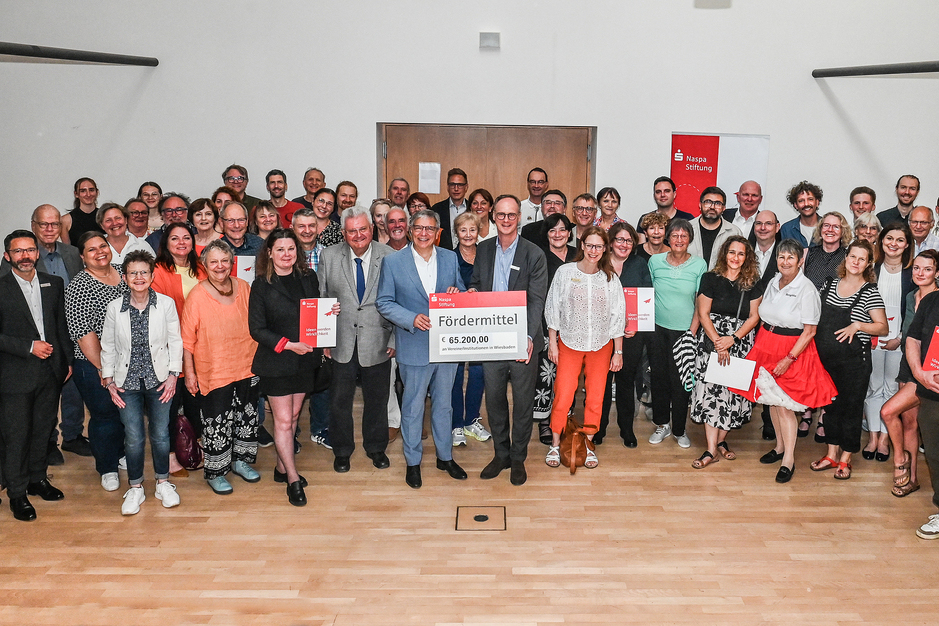 Die Naspa Stiftung unterstützt 52 Vereine in Wiesbaden mit über 65.000 Euro
