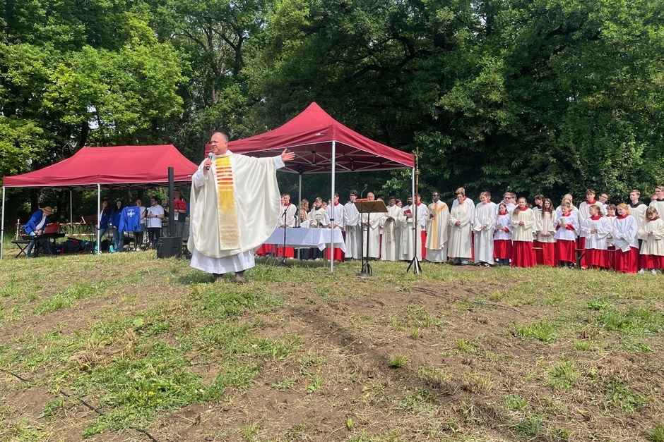 St Birgid feierte an Himmelfahrt einen Open Air Gottesdienst in Wiesbaden-Bierstadt.