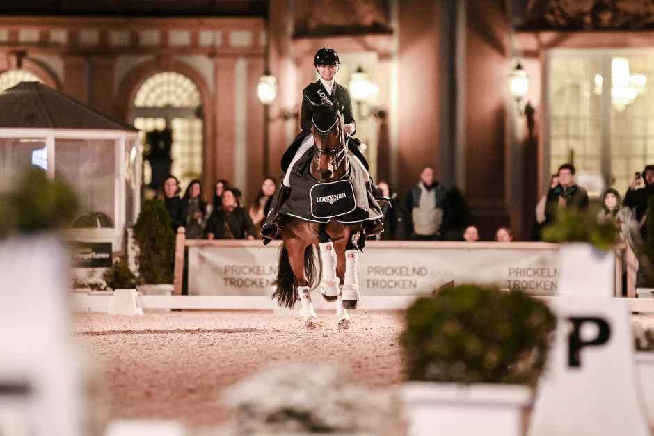 Jessica Neuhauser (SUI) erfüllt sich einen Traum und gewinnt mit Rockson die LONGINES Grand Prix Kür präsentiert von CDI4* am Sonntagabend.