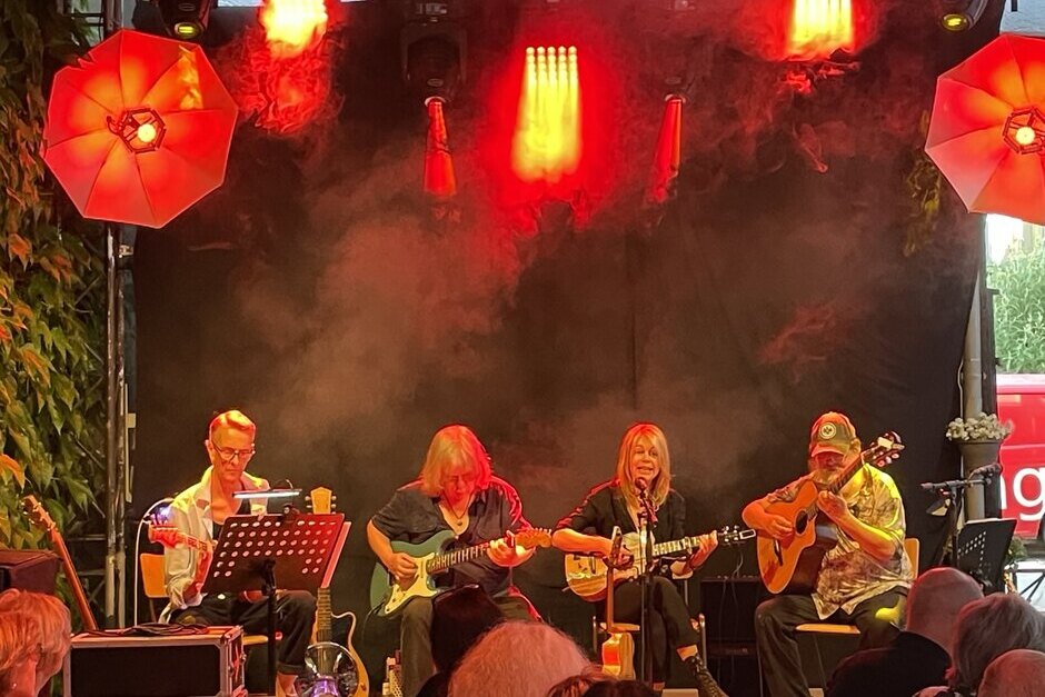 In Wiesbaden-Nordenstadt bot das Kulturfestival "Laut & Leise" ein facettenreiches Programm mit Jazz, Poetry Slam und Literatur.