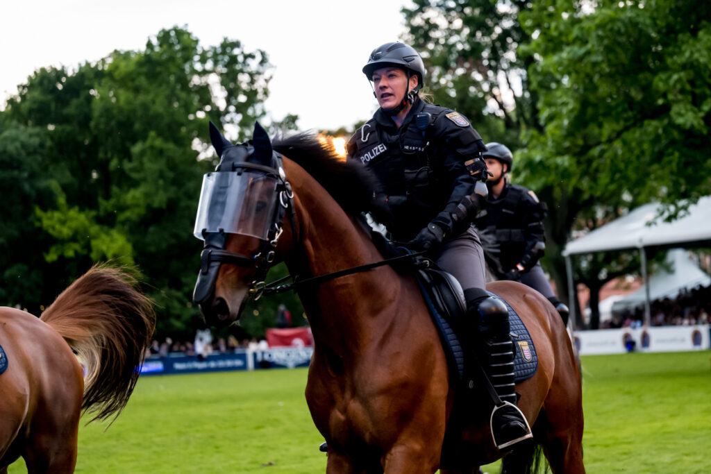 PfingstTurnier: PferdeNacht im Schlosspark Biebrich am Freitag, 6 Juni 2025