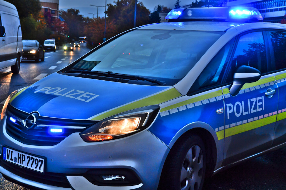 Ohne Führerschein und mit über 2,5 Promille: Polizei stoppt Betrunkenen auf A66 bei Wiesbaden.