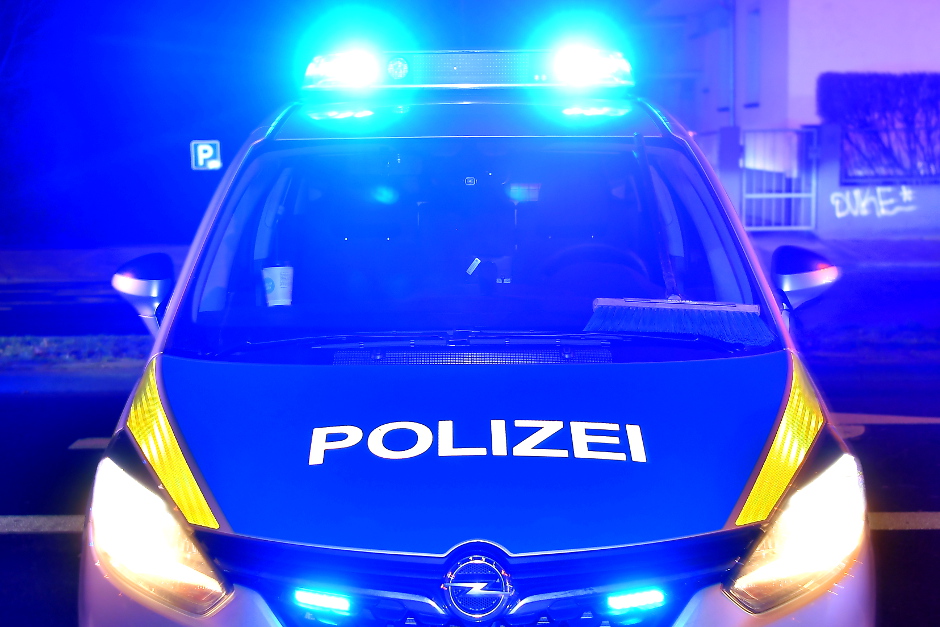 Brandanschlag am Landtag in Wiesbaden. Unbekannter setzt israelische Flagge in Flammen – Staatsschutz ermittelt nach mysteriösem Täter.
