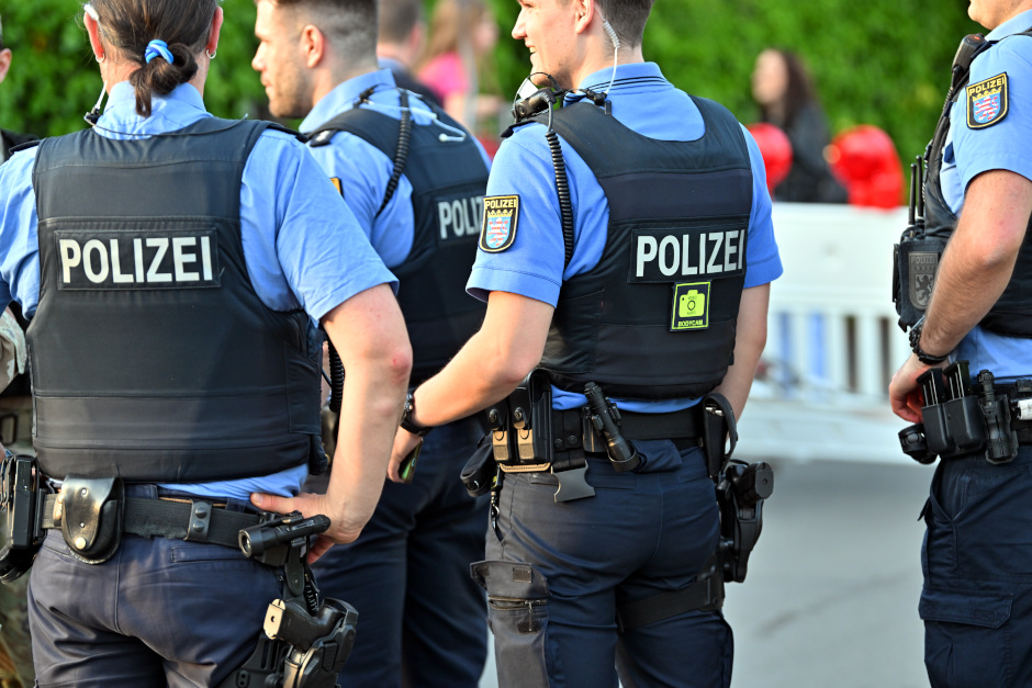 Wiesbaden setzte am vergangenen Wochenende ein starkes Zeichen für Sicherheit durch intensive Polizeikontrollen im Rahmen der Einsatzkonzeption "Sicheres Wiesbaden".