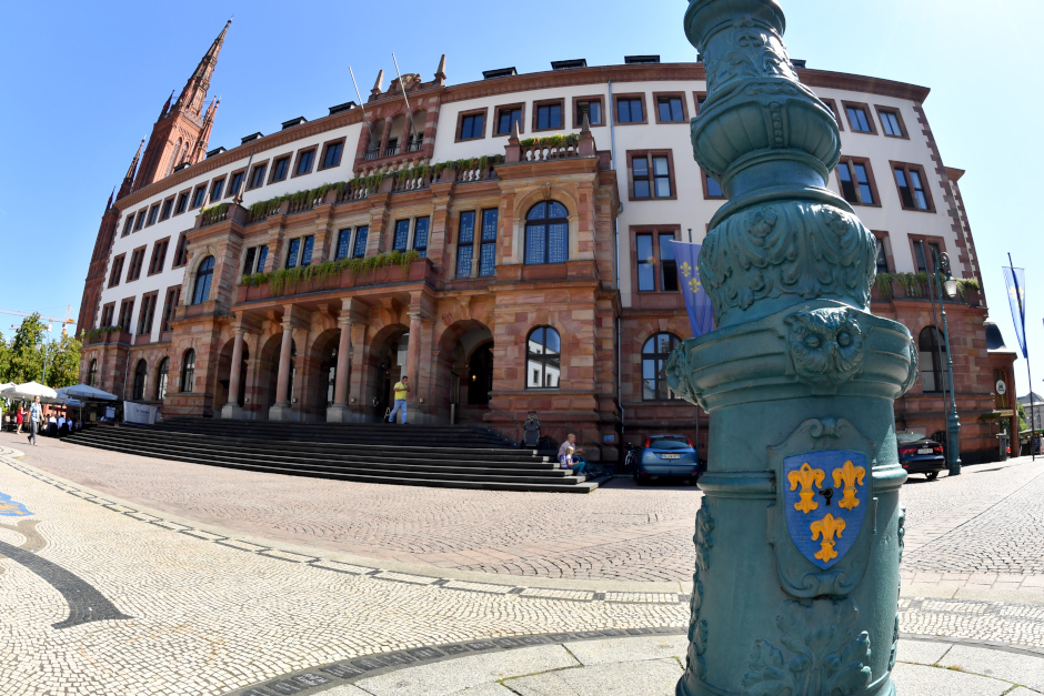 Bildung und Kultur im Fokus: Ausschuss tagt am 3. Juli im Rathaus Wiesbaden.