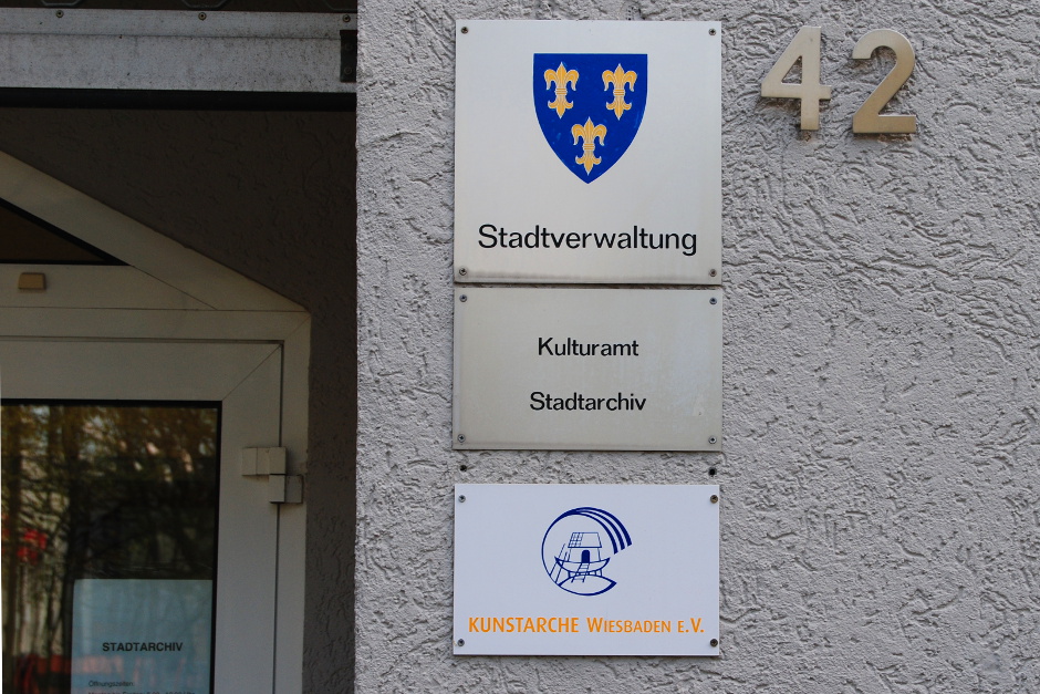 Geänderte Öffnungszeiten im Sommer des Stadtarchivs Wiesbaden.