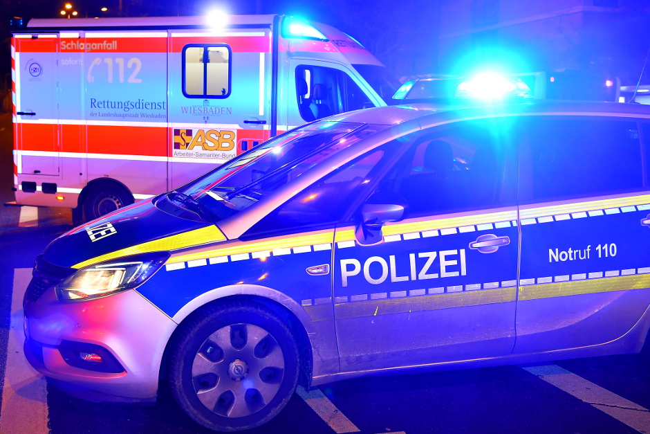 Brutale Auseinandersetzung im Morgengrauen in Wiesbaden. Mann mit Werkzeug verletzt.