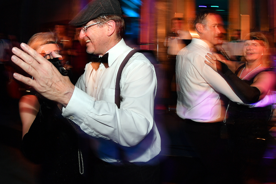 Tanztee im Salon Liesel in Wiesbaden-Klarenthal. Nachmittag für Seniorinnen und Senioren