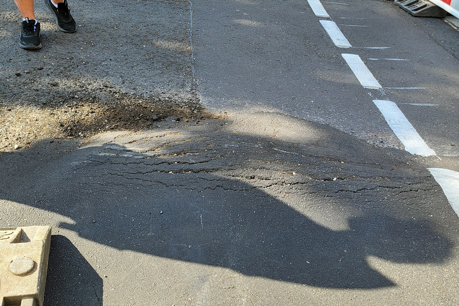 In Wiesbaden wurde die Dotzheimer Straße wegen Hitzschäden in Teilen gesperrt.