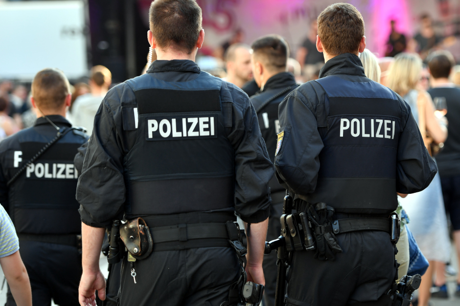 Drogenfund, Messer und Kontrolle rund ums Lili: Polizei zeigt Präsenz bei "Sicheres Wiesbaden" am vergangenen Wochenende.