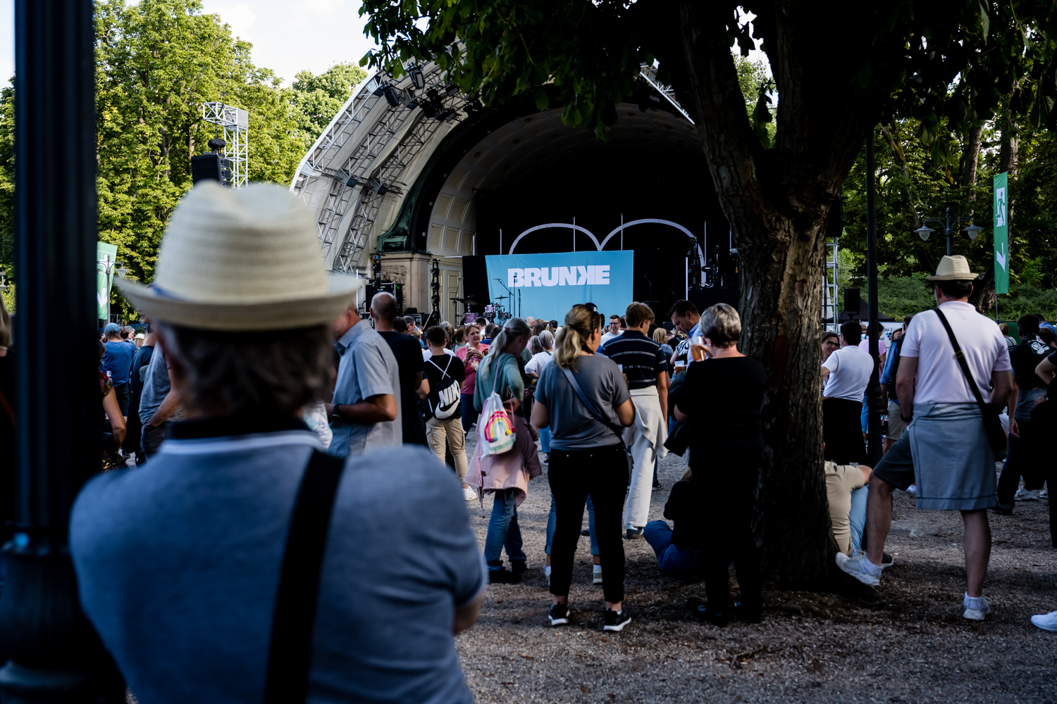 Rheingau Musik Festival: Open-Air-Konzert mit Revolverheld im Kurpark Wiesbaden am Donnerstag, 17. Juli 2025