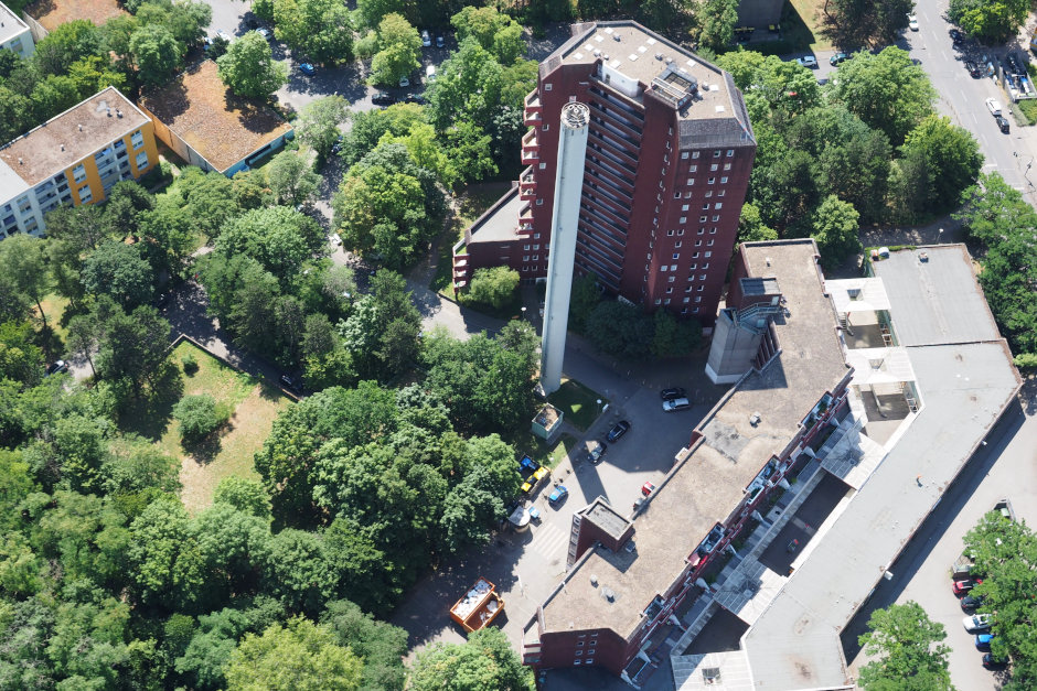 Neue Ära für den Schelmengraben: SEG erwirbt „Rotes Hochhaus“ in Wiesbaden-Dotzheim. Schlüsselprojekt für die Stadtteilentwicklung.