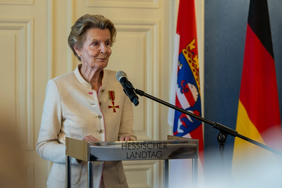 Landtagspräsidentin Wallmann überreichte Felicitas Reusch in Wiesbaden das Bundesverdienstkreuz