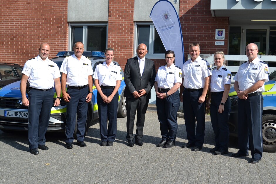 Hessens Innenminister Roman Posek besuchte das 4. Polizeirevier Wiesbaden.