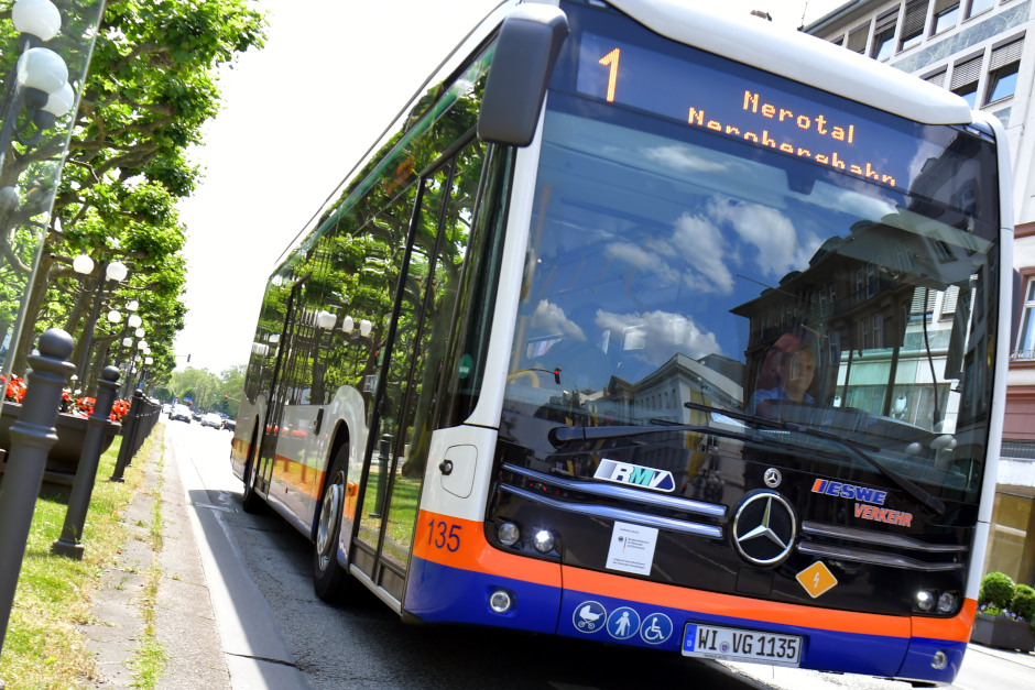 Busverkehr in Wiesbaden: Umleitungen wegen Heimspiel in der BRITA-Arena am Mittwoch.