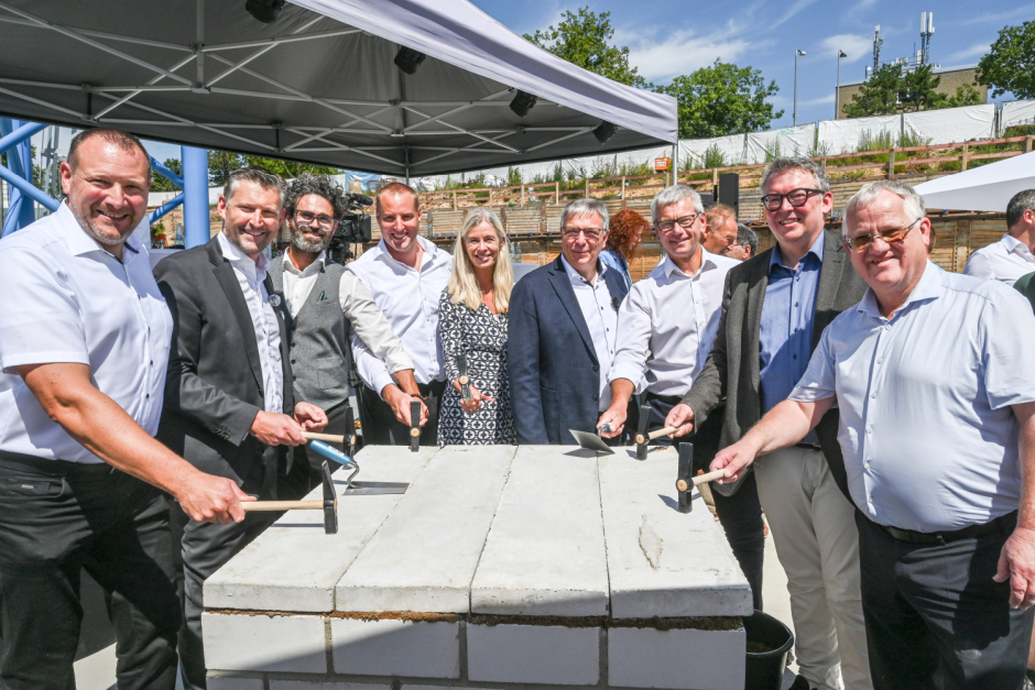 In Wiesbaden wurde der Grundstein für das Mega-Projekt Sportpark Rheinhöhe gelegt.