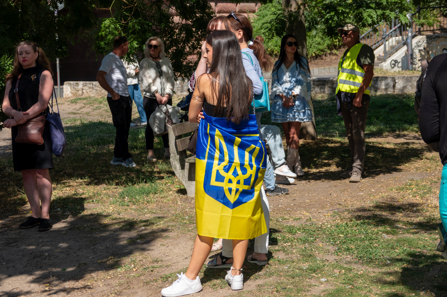 Menschenkette auf der Theodor-Heuss-Brücke: Wiesbaden und Mainz senden starkes Signal für die Ukraine am Sonntag, 24. August 2025.