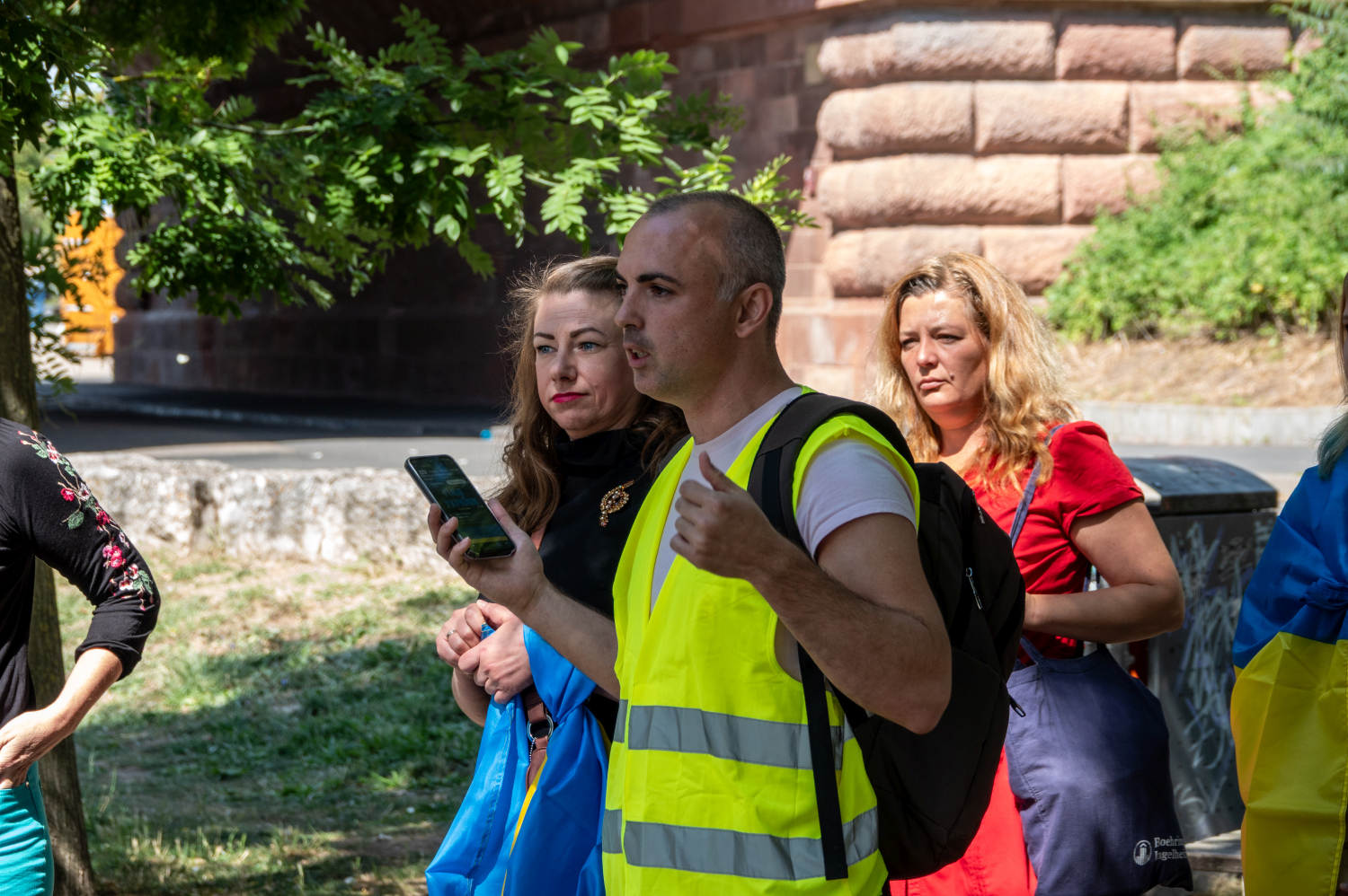 Menschenkette auf der Theodor-Heuss-Brücke: Wiesbaden und Mainz senden starkes Signal für die Ukraine am Sonntag, 24. August 2025.