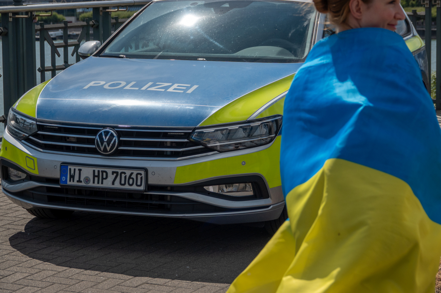 Menschenkette auf der Theodor-Heuss-Brücke: Wiesbaden und Mainz senden starkes Signal für die Ukraine am Sonntag, 24. August 2025.