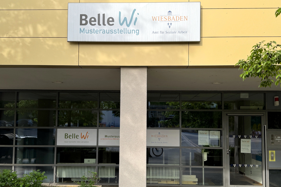 Beratungsmobil des Blinden- und Sehbehindertenbundes zu Gast in der Musterausstellung „Belle Wi“.
