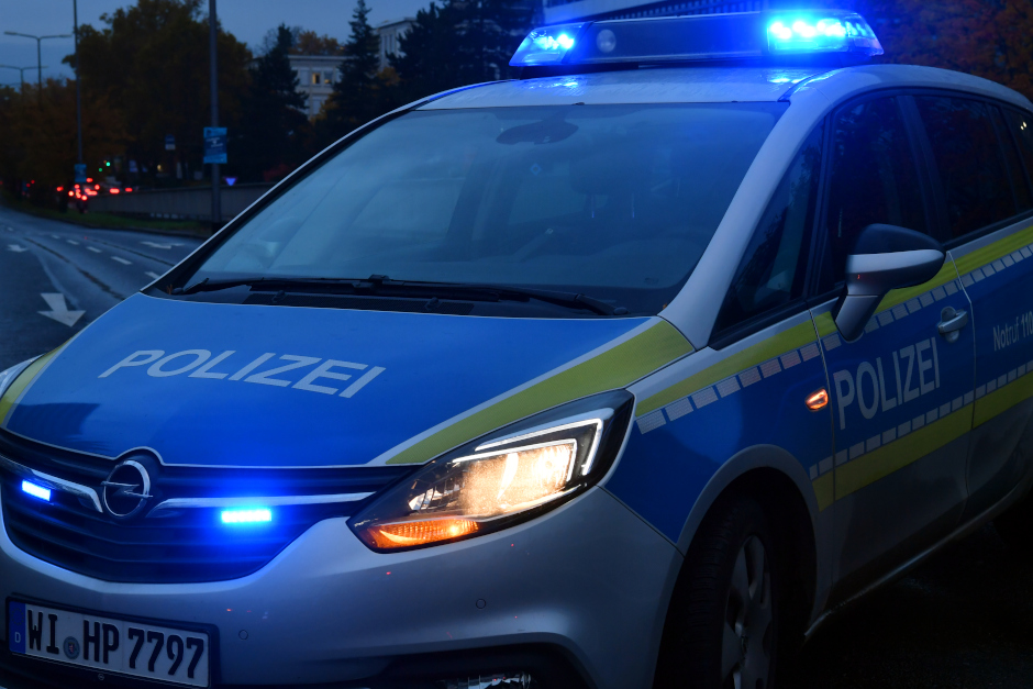 Mobiles Navi aus Lkw am Donnerstagabend in Wiesbaden-Biebirch gestohlen.