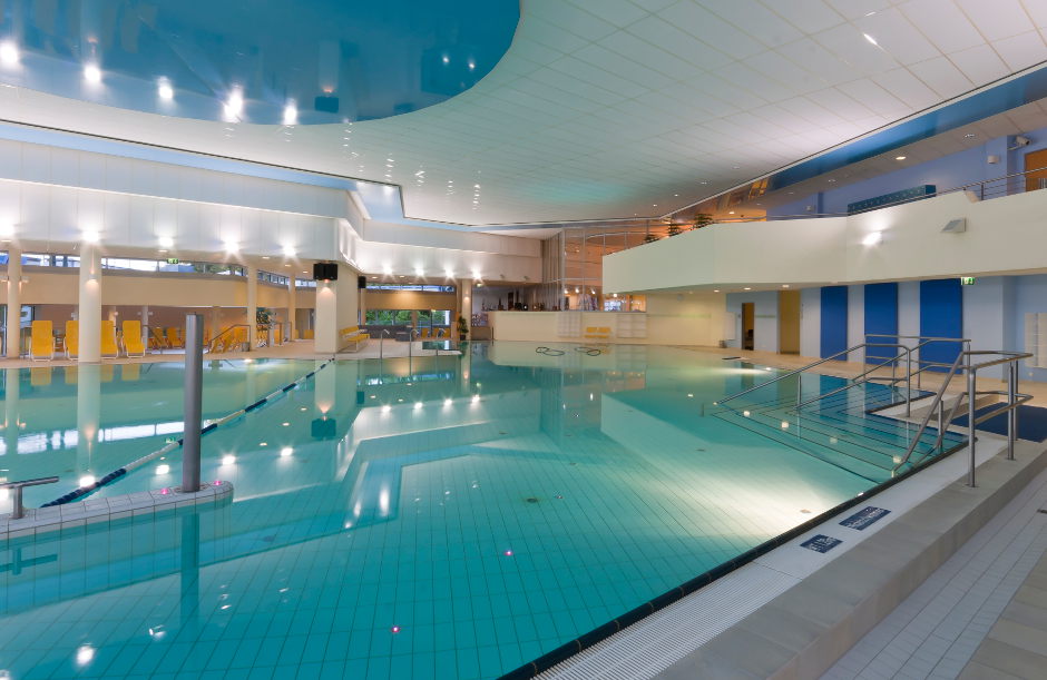 Wellness-Fans in Wiesbaden müssen jetzt stark sein: Das Thermalbad Aukammtal schließt im September für drei Wochen. Doch die vorübergehende Pause lohnt sich – denn nach der Sanierung dürfen sich die Gäste auf eine frisch modernisierte Saunalandschaft mit mehr Komfort und Wohlfühlfaktor freuen.