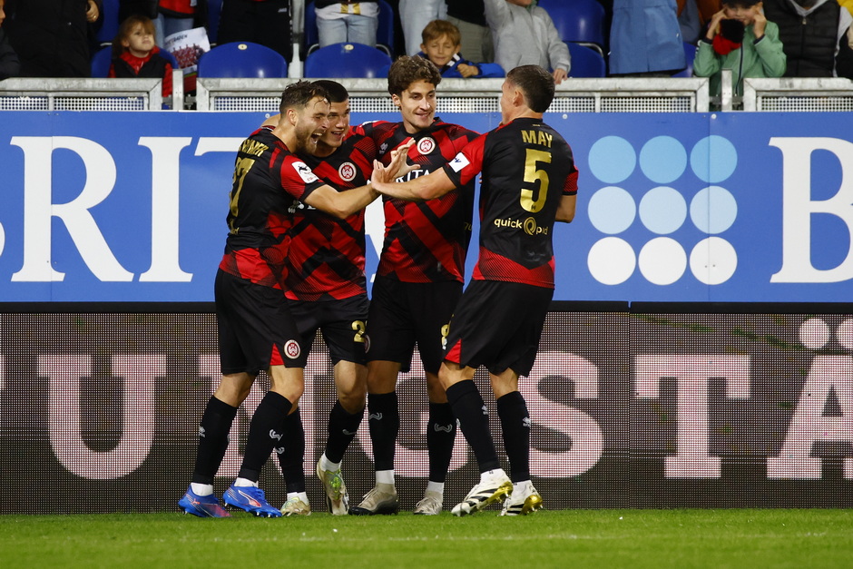 SV Wehen Wiesbaden gegen SSV Jahn Regensburg