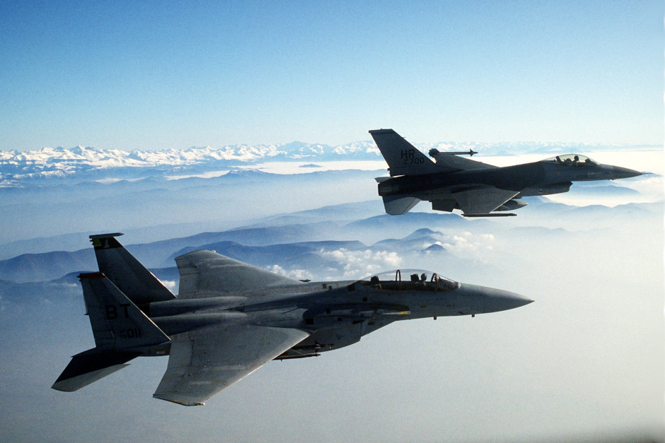 Bundeswehr-Jets sorgen für Aufregung am Mittwochvormittag im Rhein-Main-Gebiet. Überschallknalle über Wiesbaden.