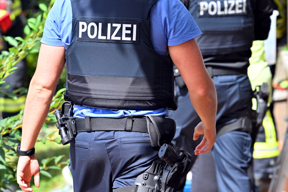Am Wochenende war in Wiesbaden wieder deutlich mehr Polizei unterwegs: Landespolizei, Hessische Bereitschaftspolizei und Stadtpolizei haben gemeinsam im Rahmen der Aktion „Sicheres Wiesbaden“ für Ordnung gesorgt.