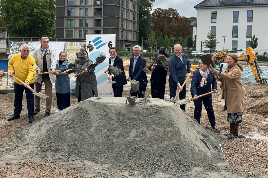 Spatenstich: Erweiterung der Bertha-von-Suttner-Schule in Wiesbaden-Kastel am Freitag, 26. September 2025 startet.