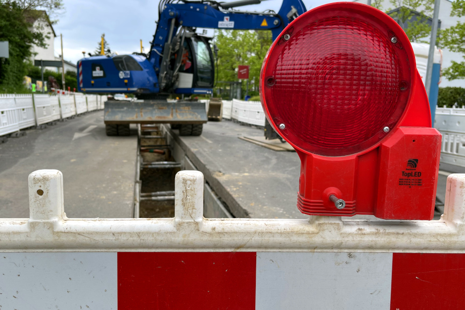 Vollsperrung der Frauensteiner Straße in Wiesbaden-Dotzheim für Tiefbauarbeiten.