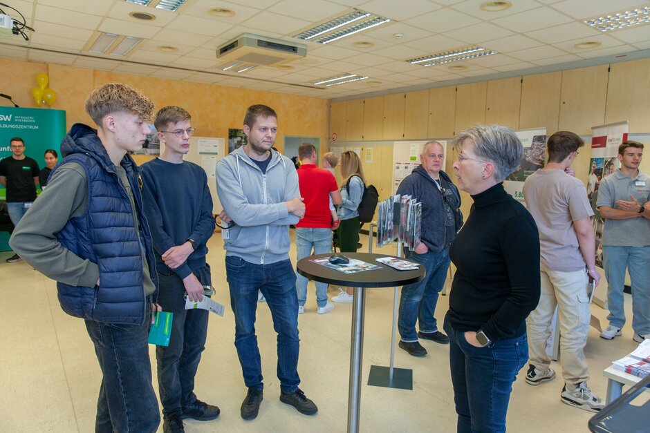 Rund 300 Besucher kamen Zum Tag der offenen Tür zu Infraserv in Wiesbaden