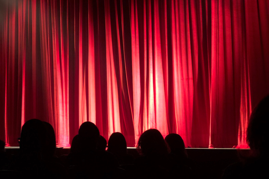 Am Mittwoch, 24. September, führt das Ensemble des Westfälischen Landestheaters ihr Stück "Man muss für Werte eintreten. Der Mord an Walter Lübcke" in Wiesbaden auf.