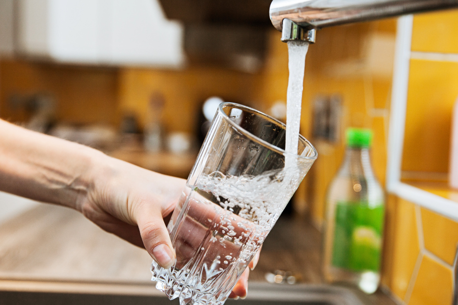 Anwohner in Wiesbaden-Dotzheim müssen sich am kommenden Montag, 15. September, auf eine vorübergehende Unterbrechung der Wasserversorgung einstellen. Zwischen 7:30 und 18:00 Uhr wird in der Daimlerstraße an der Kreuzung Flachstraße ein Wasserklappenkreuz erneuert.