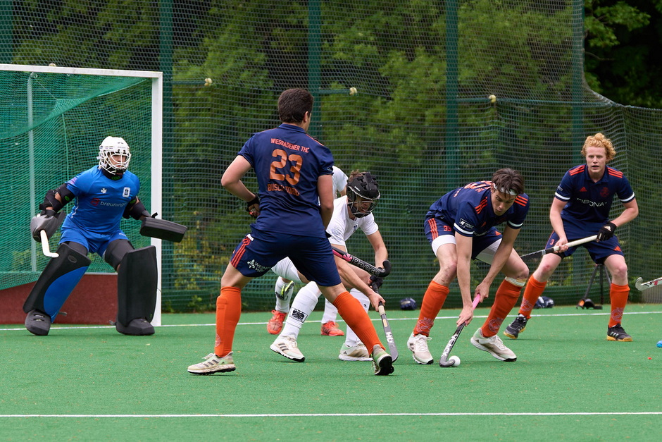 Wiesbadener THC siegt bei den Stuttgarter Kickers