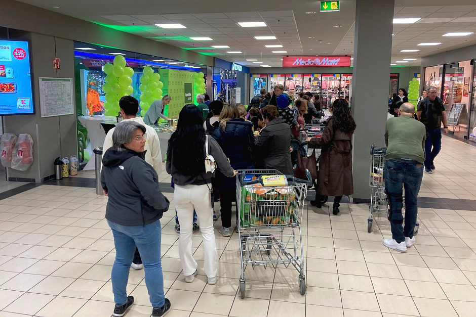 Jubiläums-Knaller in -Wiesbaden-Biebrich: Äppelallee-Center feiert 55. Geburtstag mit fulminantem Start und großem Andrang