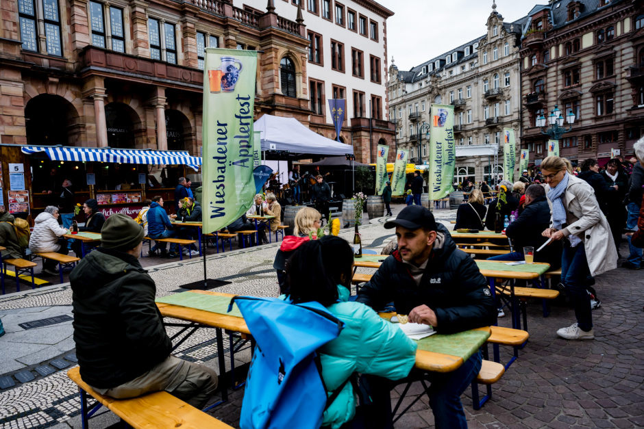 Wiesbaden lädt zum Äpplerfest auf den Schlossplatz ein.