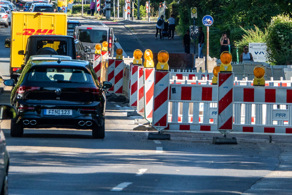 Achtung, Stau-Chaos droht: Finaler Bauabschnitt auf der Schiersteiner Straße gestartet – Komplette Wochenend-Sperrung für Autofahrer!