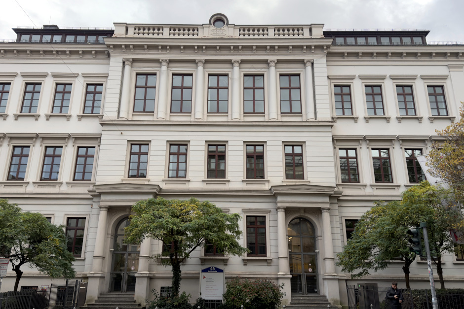 An der Wiesbaden Business School findet das erste hochschulweite Symposium „Identität Nachhaltigkeit" statt.