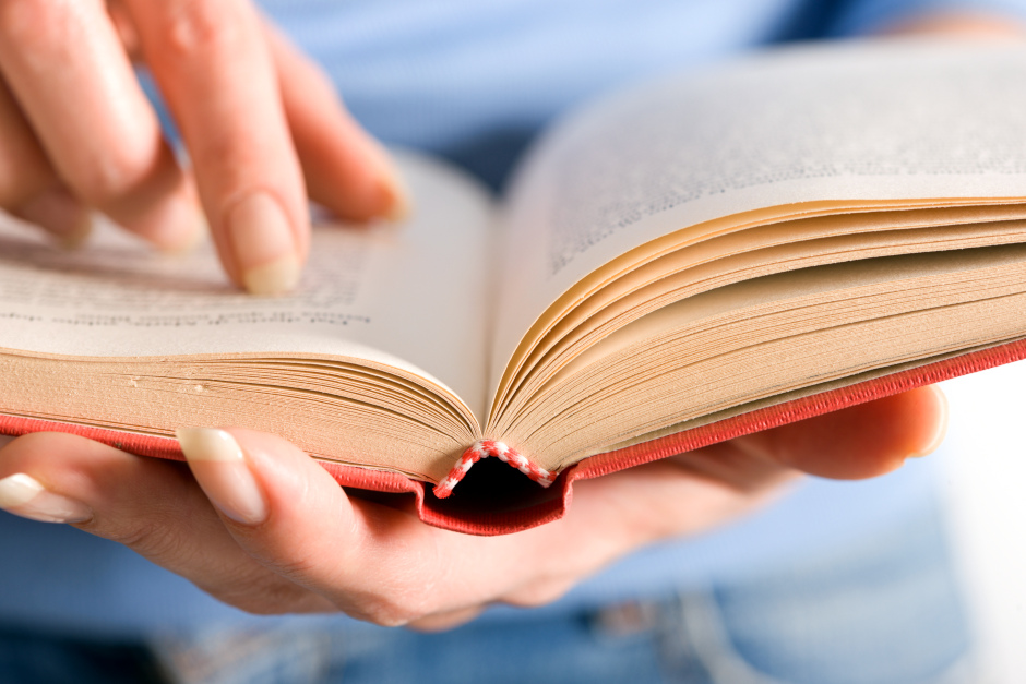 Autorin Katerina Poladjan liest „Goldstrand“ – Buchvorstellung und Gespräch im Literaturhaus Wiesbaden.