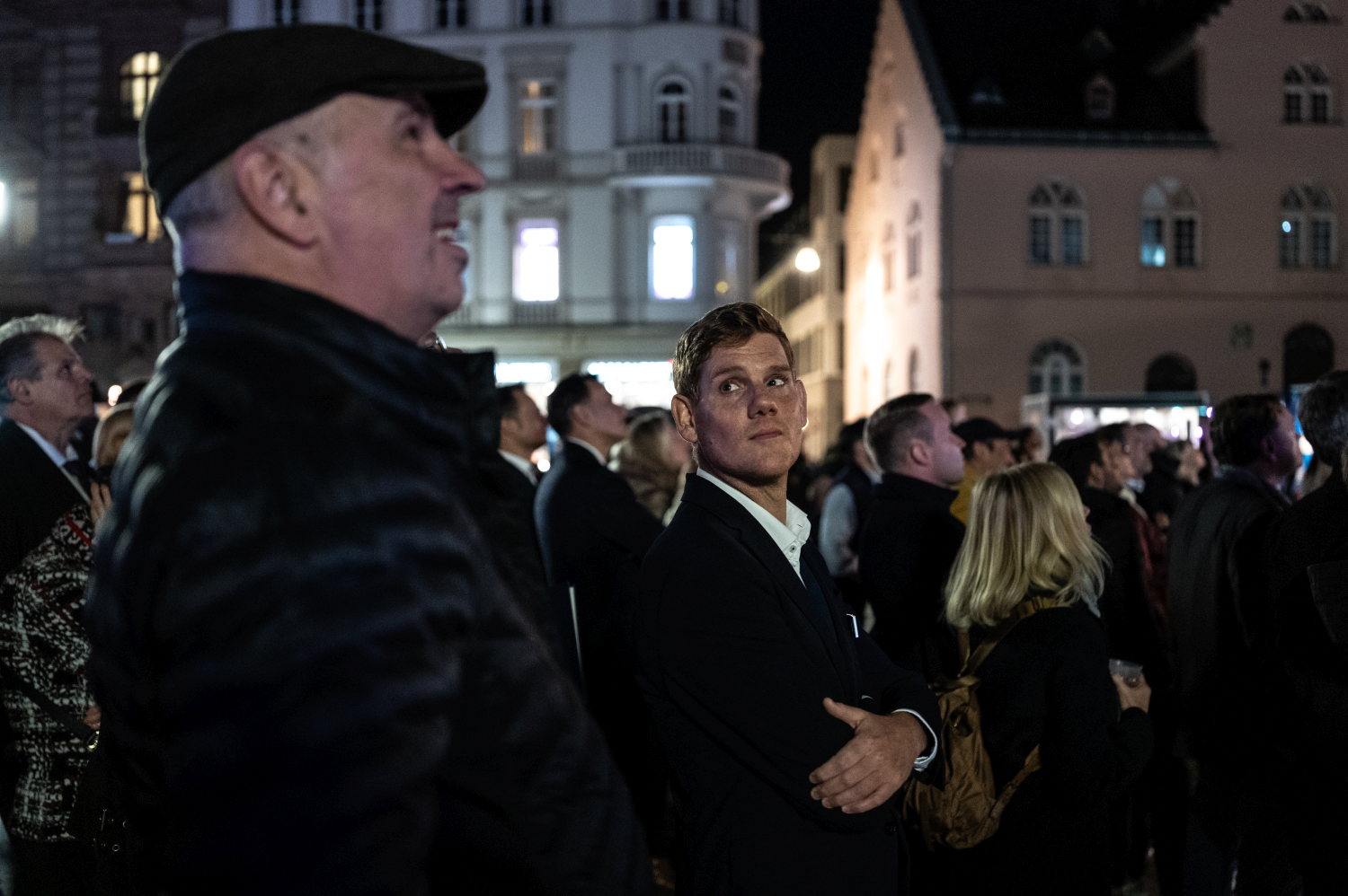 Wiesbaden erstrahlt: Spektakuläre Lichtshow „Hessische Löwengeschichte(n)“ bringt den Landtag zum Leuchten