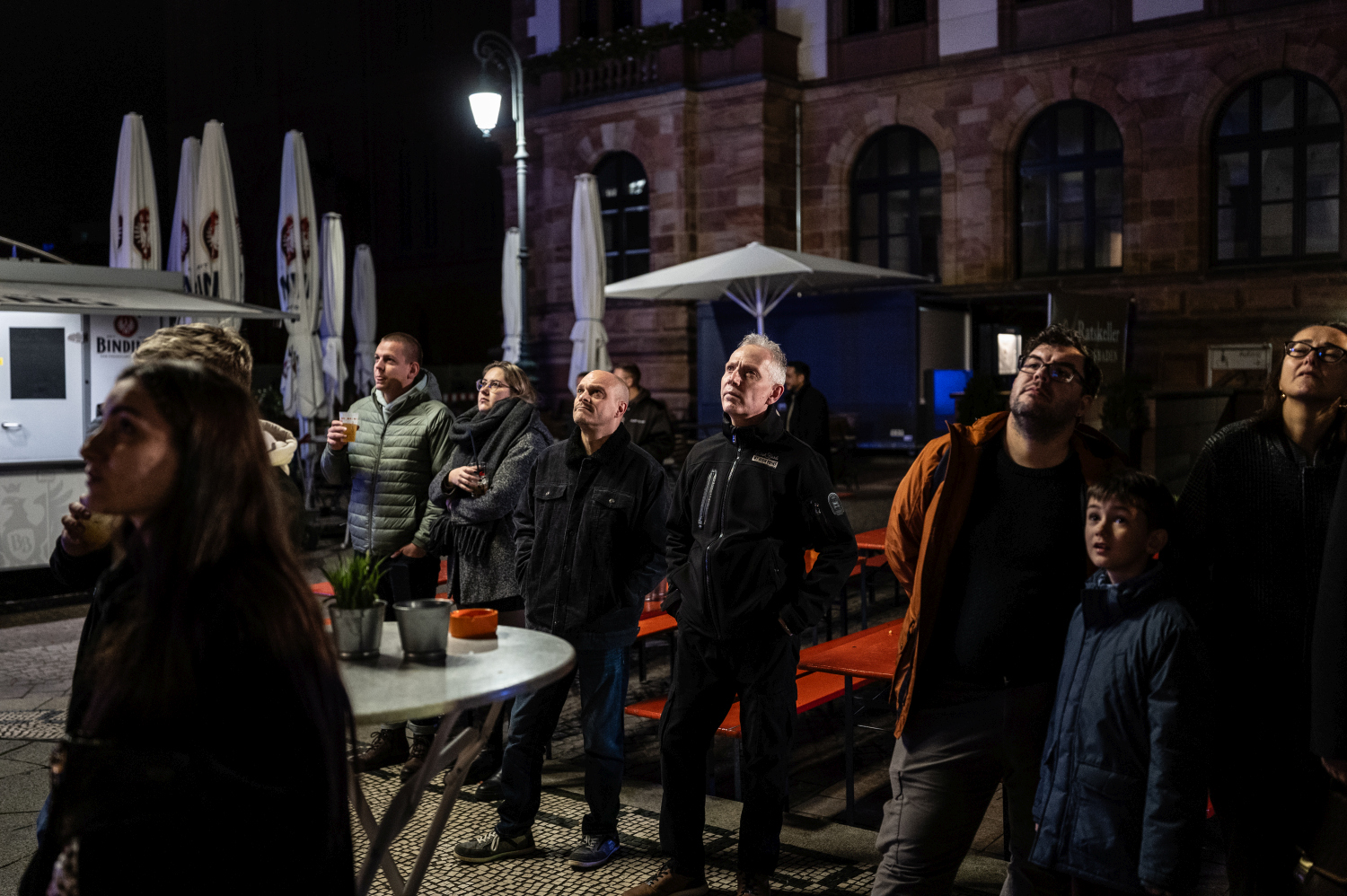 Wiesbaden erstrahlt: Spektakuläre Lichtshow „Hessische Löwengeschichte(n)“ bringt den Landtag zum Leuchten